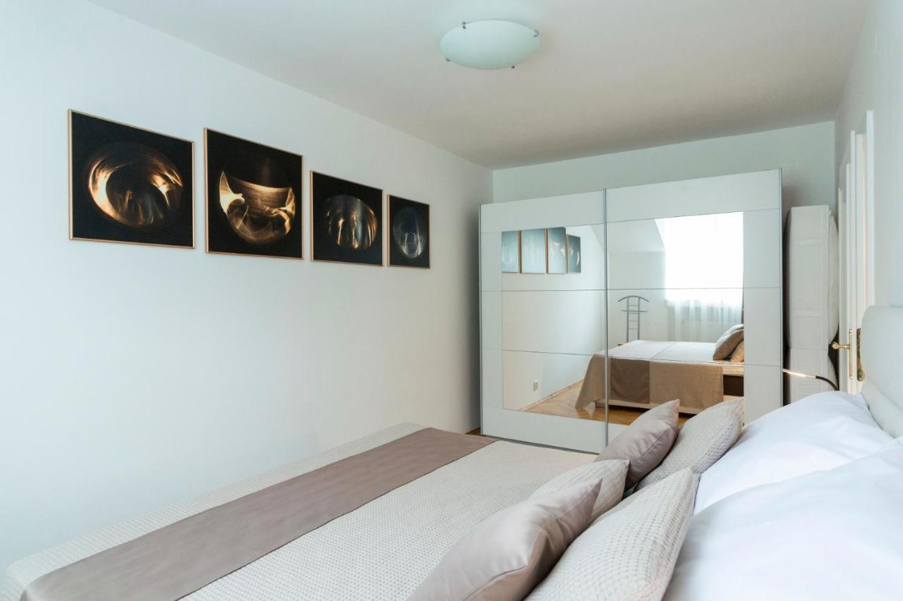 Prague Days - Modern Apartment - New Town エクステリア 写真