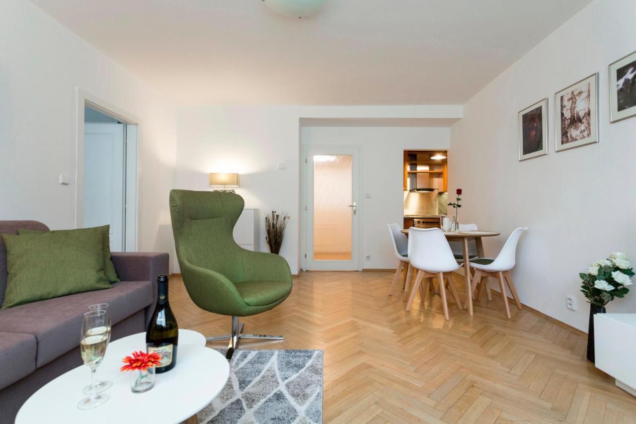 Prague Days - Modern Apartment - New Town エクステリア 写真