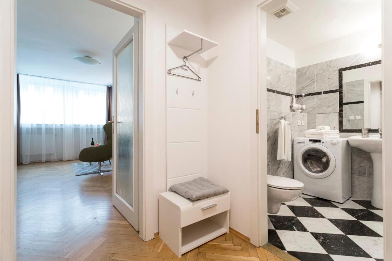 Prague Days - Modern Apartment - New Town エクステリア 写真